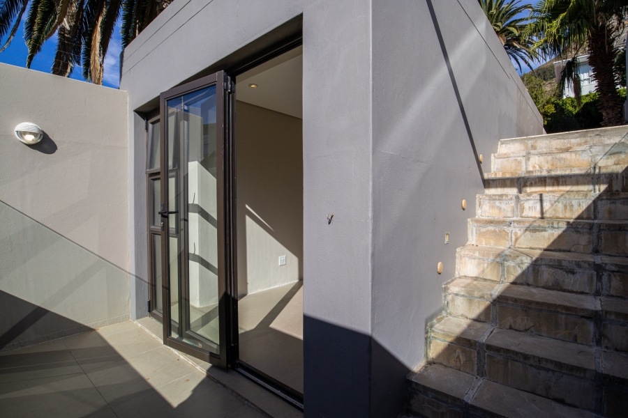 To Let 6 Bedroom Property for Rent in Bantry Bay Western Cape